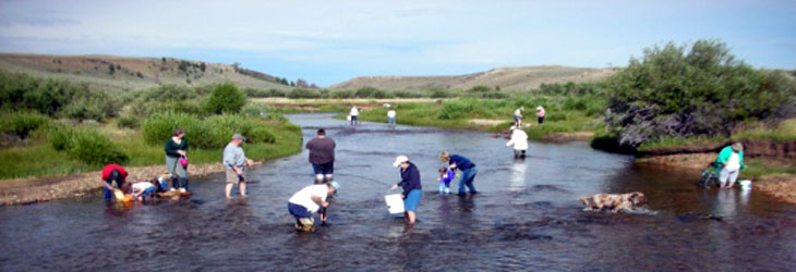 Panning for Garnets in Wyoming's  Sweetwater River